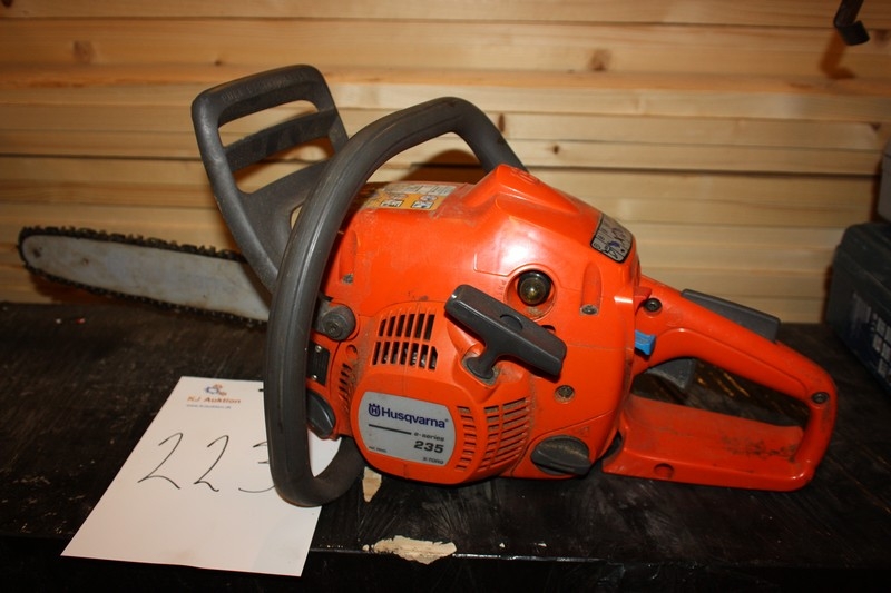 Petrolpowered chainsaw, Husqvarna eseries 235 xtorq KJ Auktion