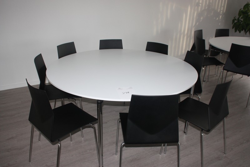 Rundt bord, randers & radius, ø160 cm. plade: hvid laminat ... Rundt bord med 4 stole