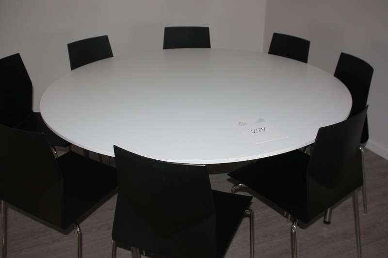 Rundt bord, randers & radius, ø160 cm. plade: hvid laminat ... Rundt spisebord brugt