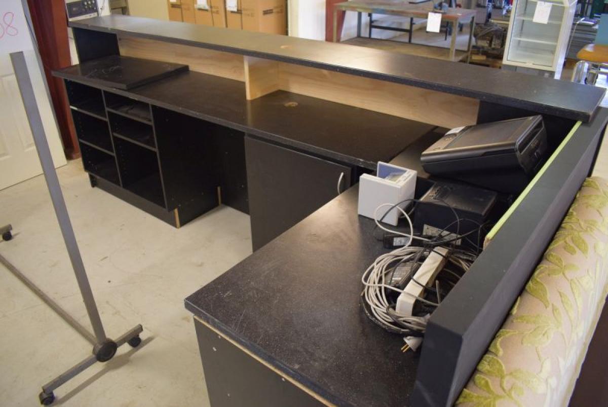 Bar / sales counter. Cash Register, 6 pcs. tables á 100x60cm. 5 pieces