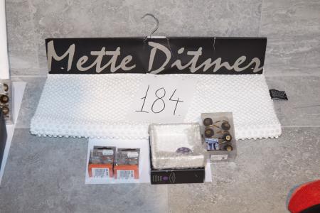 Mette ditmer, badeværelsesartikler. 1 stk. gulvmÃ¥tte, 1 sæt ... Badeværelsesartikler
