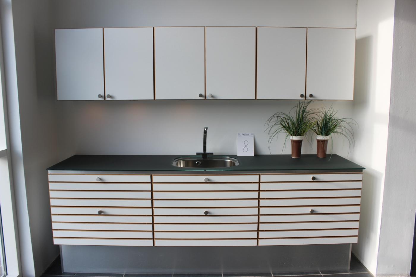 Køkken, skabe med glasbordplade m/underlimet vask 240x60x90 cm ... Overskabe køkken